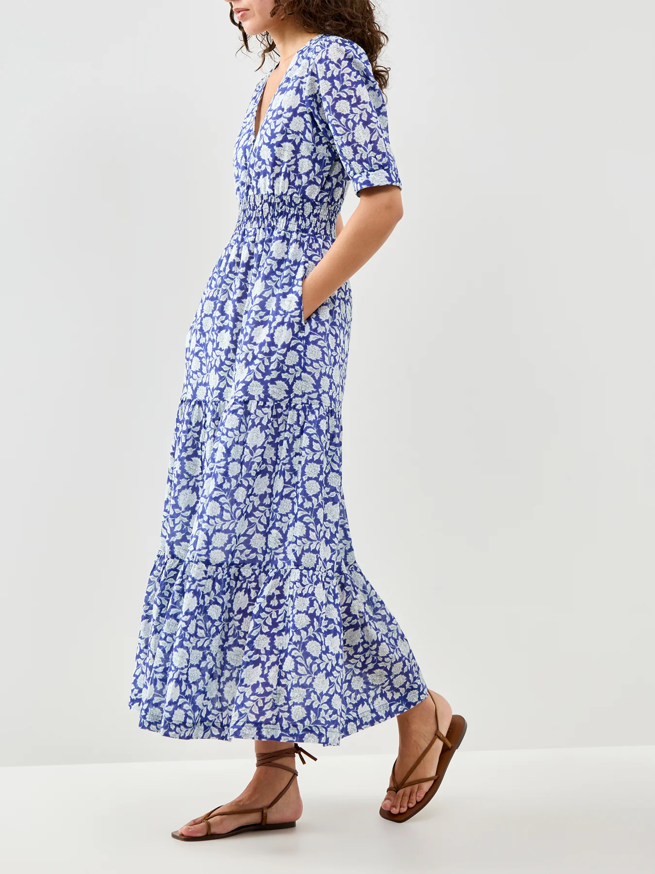 Billie Block Print Dress Blue White Hibiscus Print - Image 4