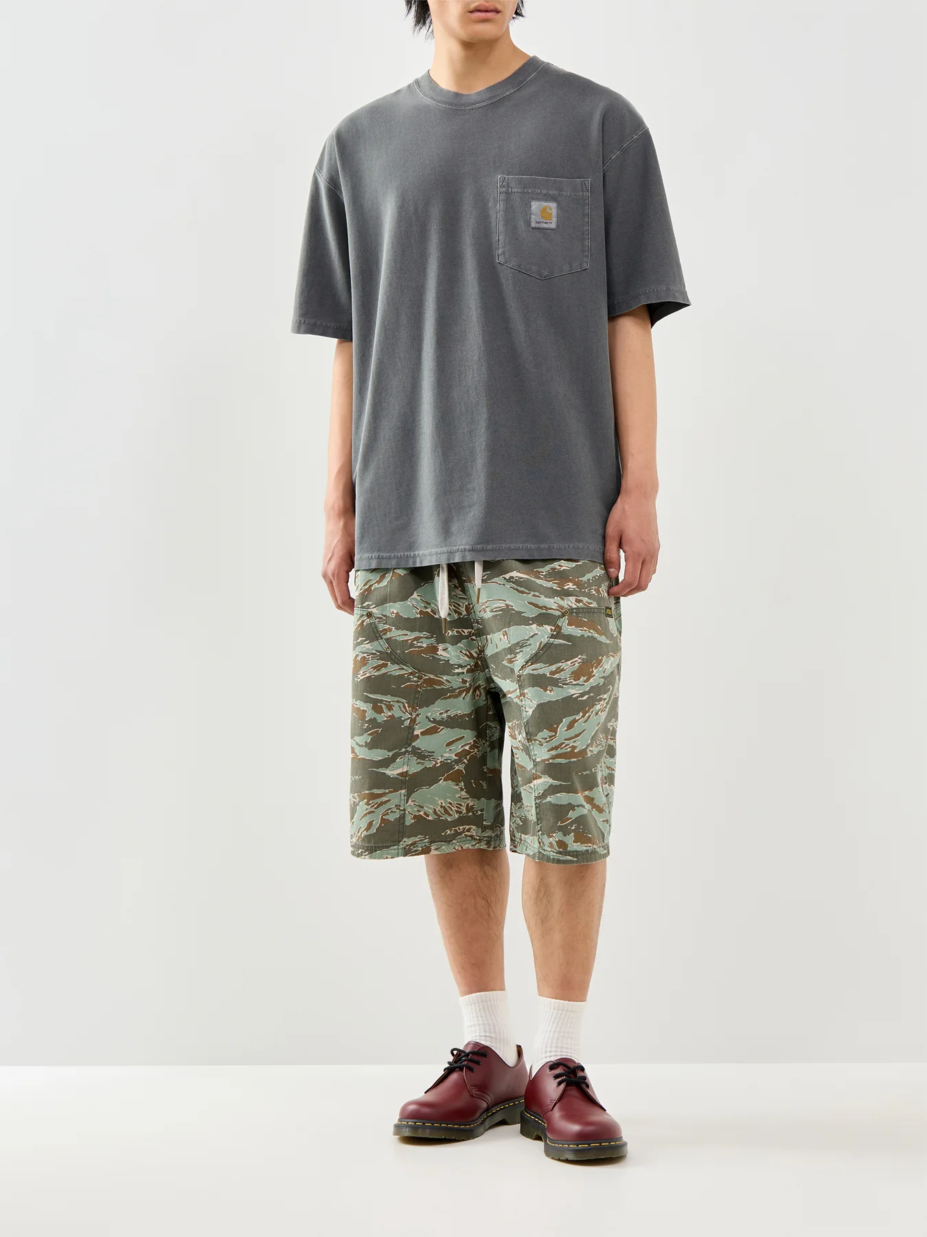 Loose Pocket T-Shirt Grey - Image 2