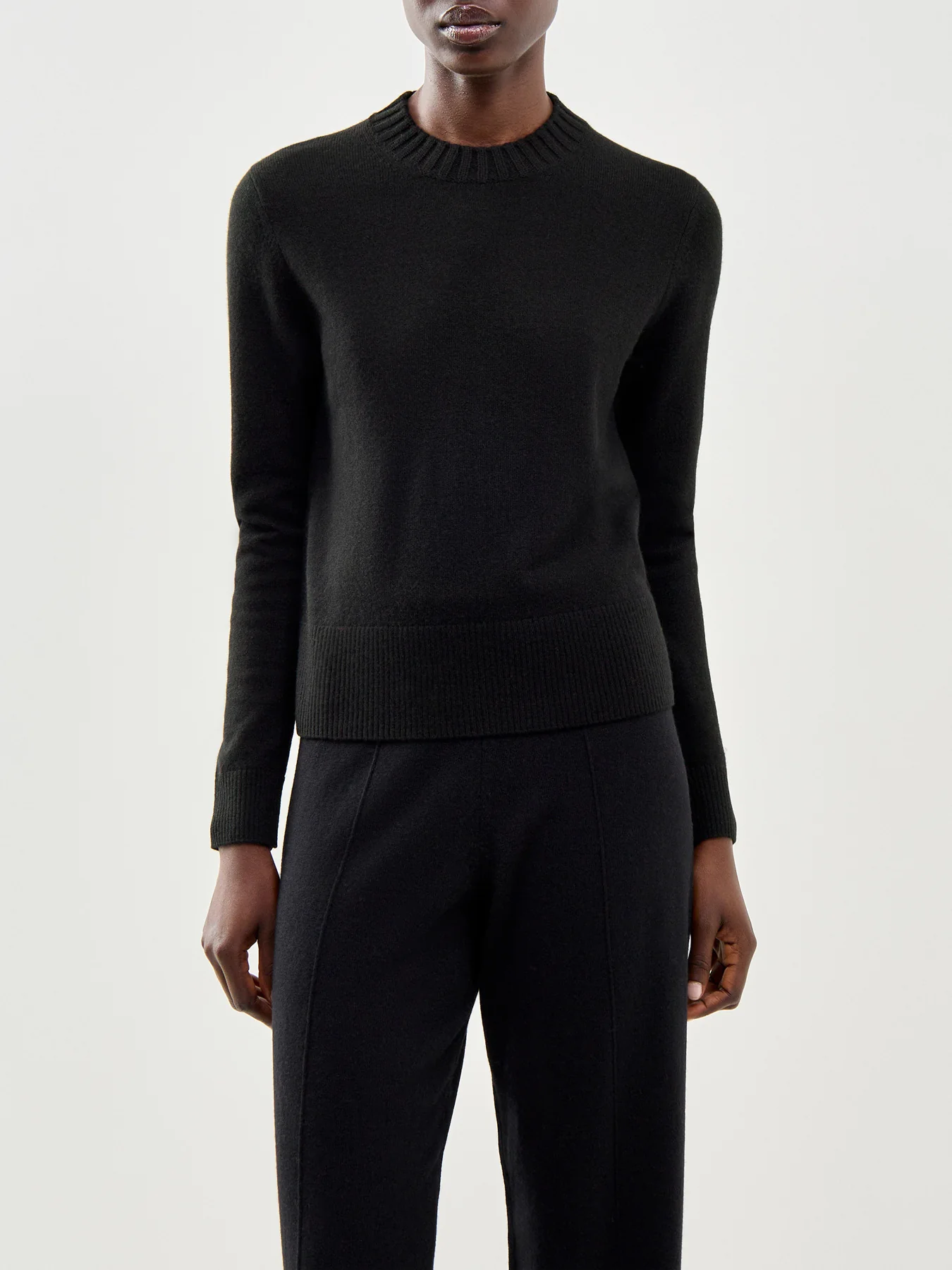 Cropped Sporty Sweater Black - Image 4