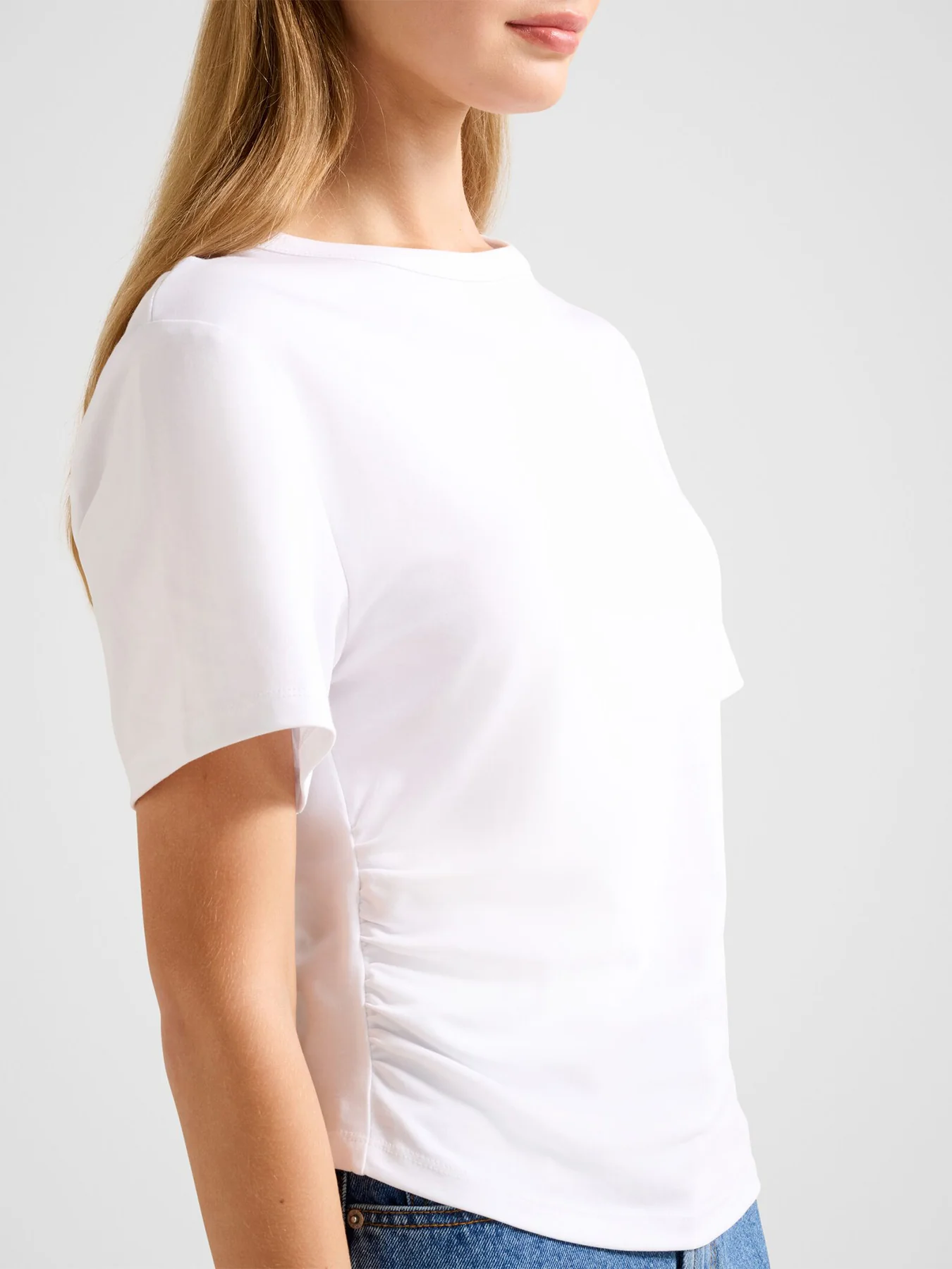 Saskia Boxy T-Shirt White - Image 3