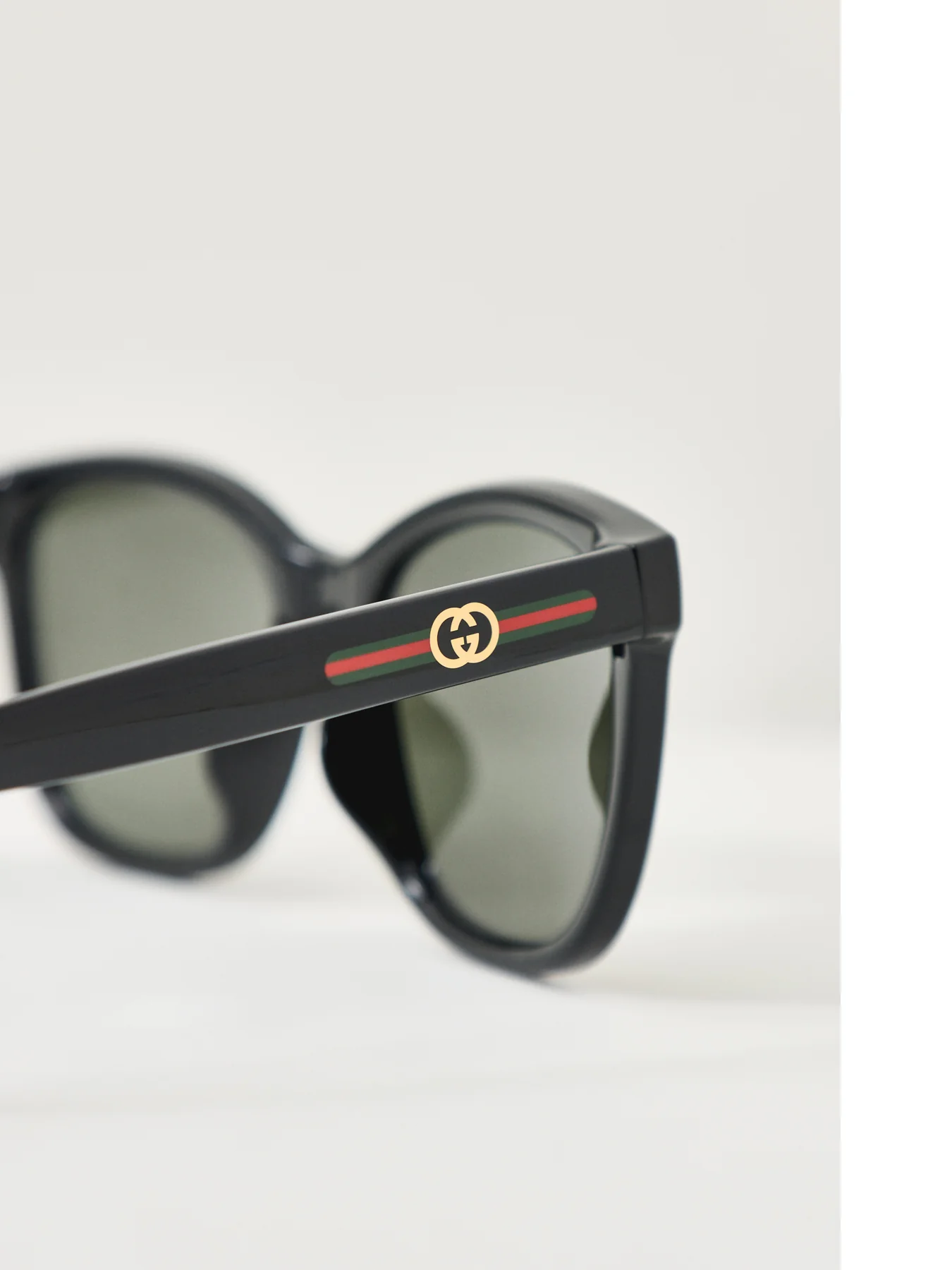 GG1982S Cat Eye Sunglasses Black - Image 3
