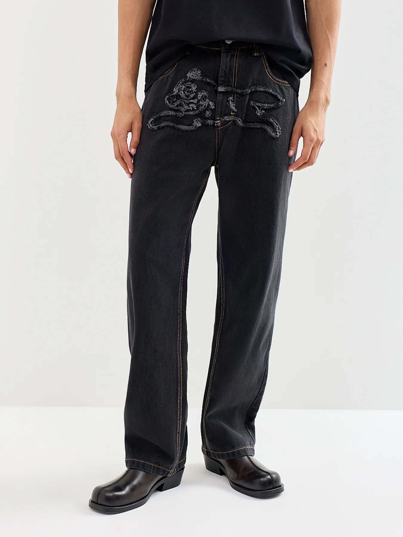 Appliqué Running Dog Double Scoop Denim Jeans Black - Image 4
