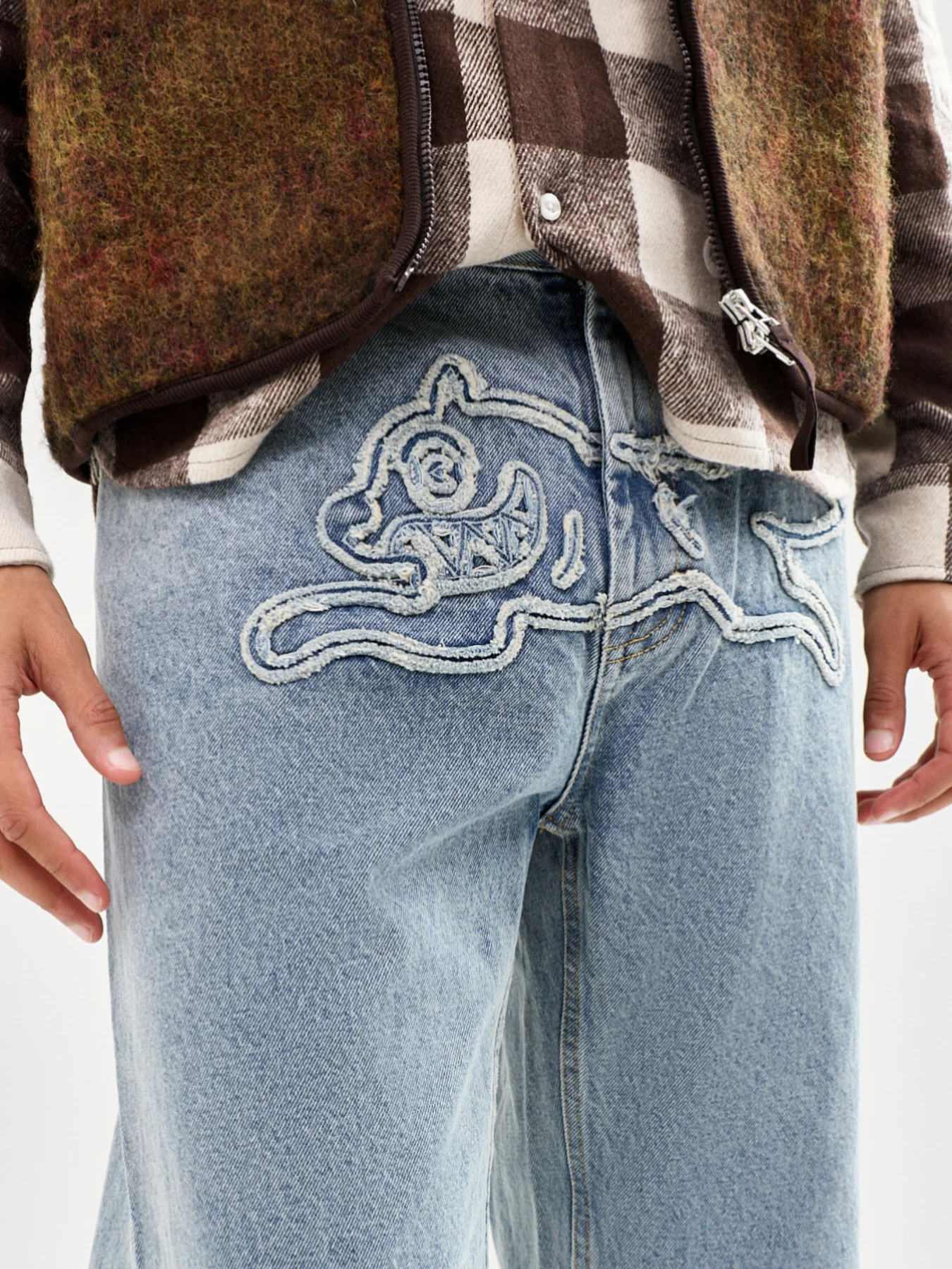 Applique Running Dog Double Scoop Denim Jeans Blue - Image 3