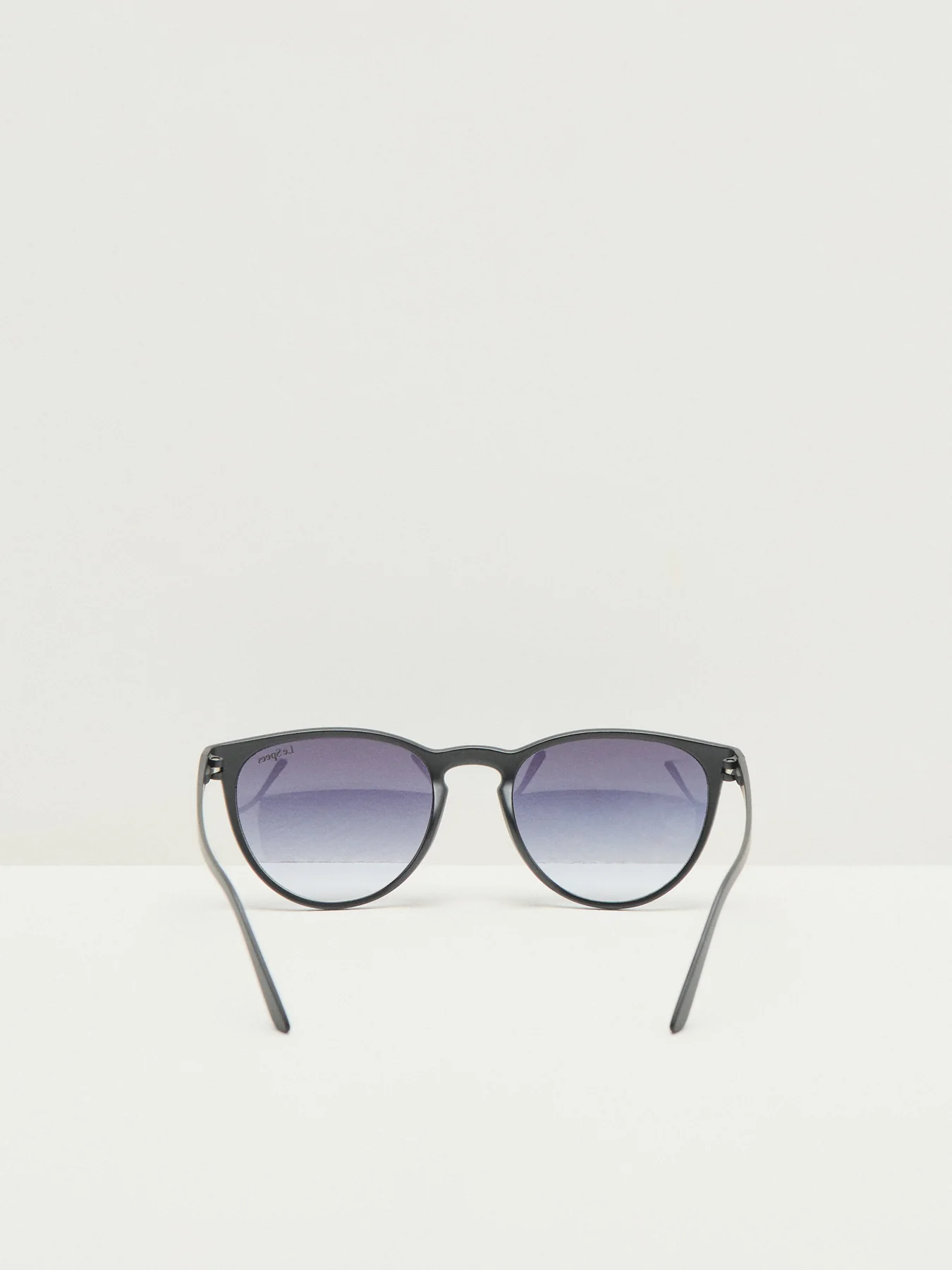 Gradient Invincible Sunglasses Black - Image 2