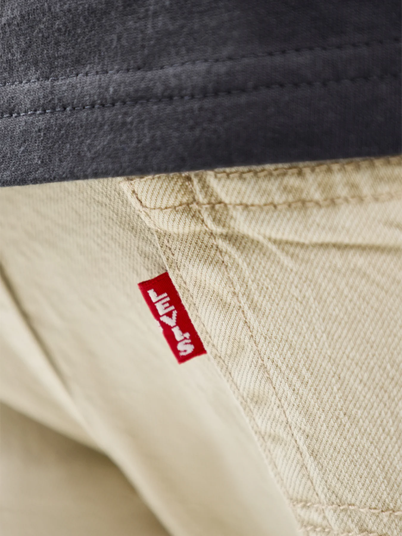 502 Taper Jeans Beige - Image 3