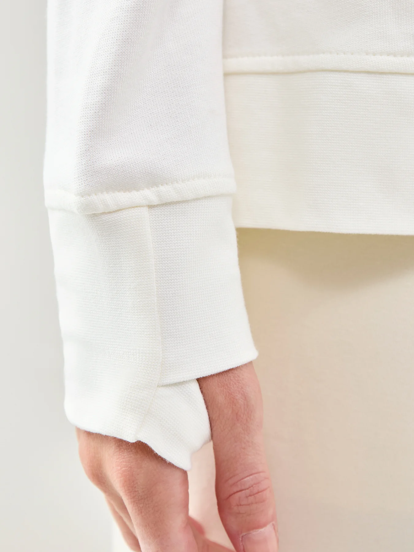 After Class Open Back Tie Sweatshirt White - Image 3