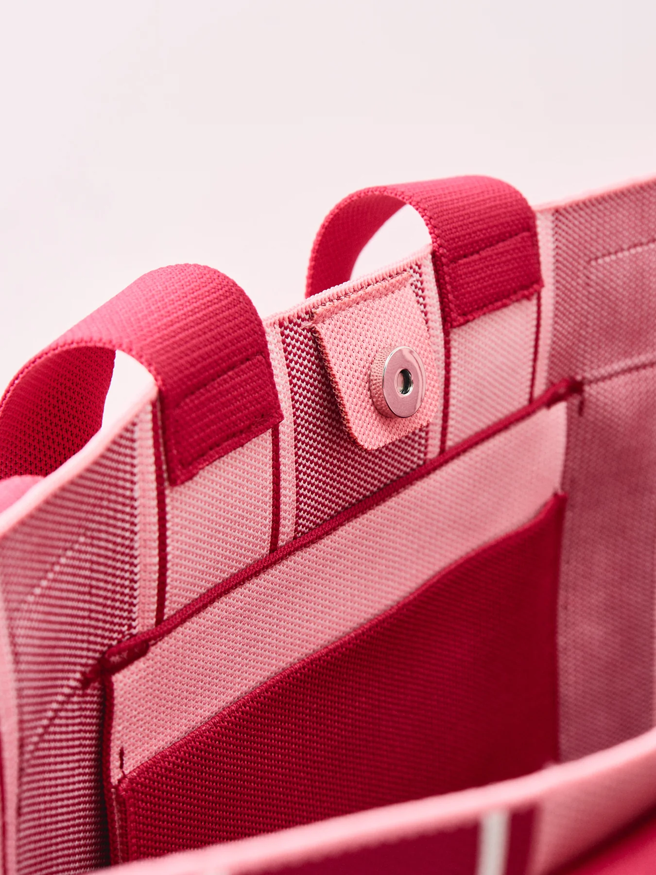 Knitted Stripe Tote Bag Pink - Image 4