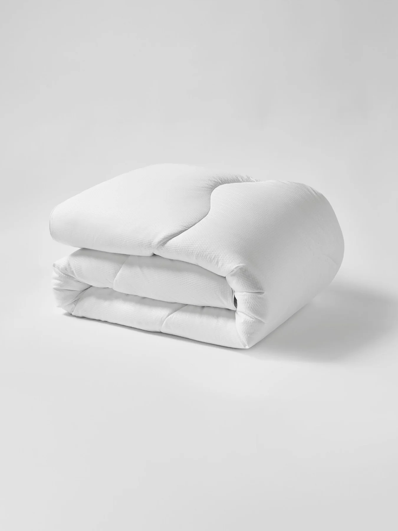 Breathe Thermal Duvet 13.5 Tog White - Image 3