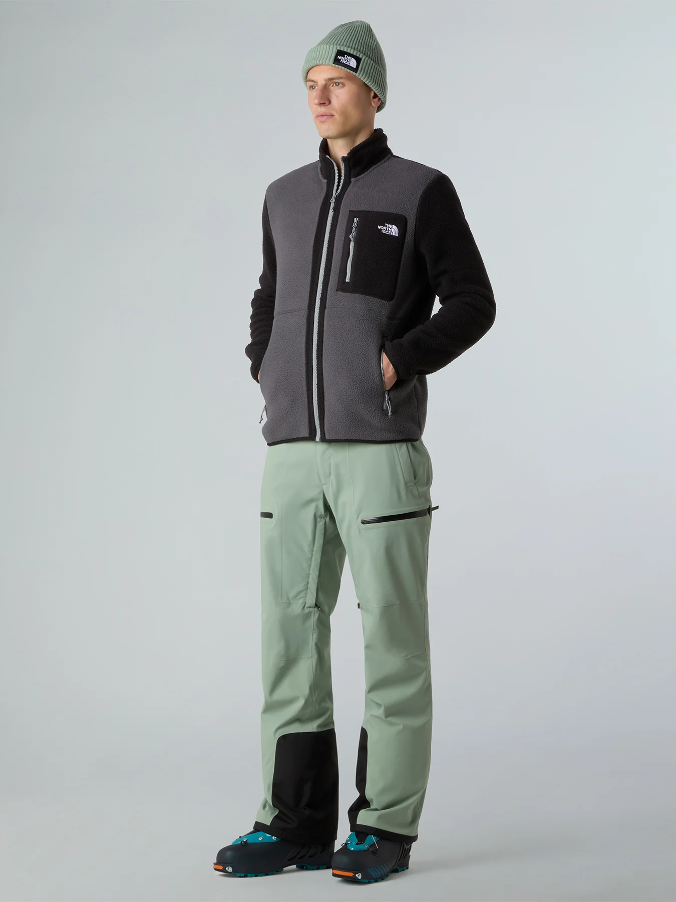 Yumiori Quarter Zip Black - Image 4