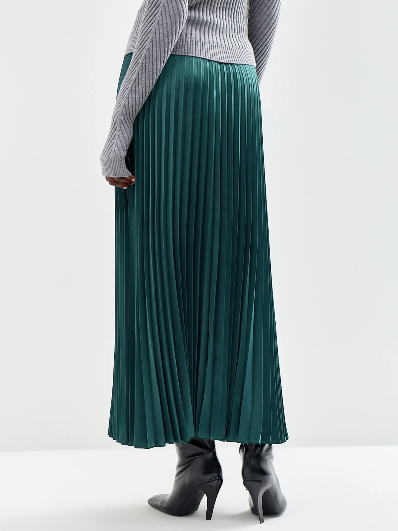 Nicchia Pleated Skirt Green - Image 5